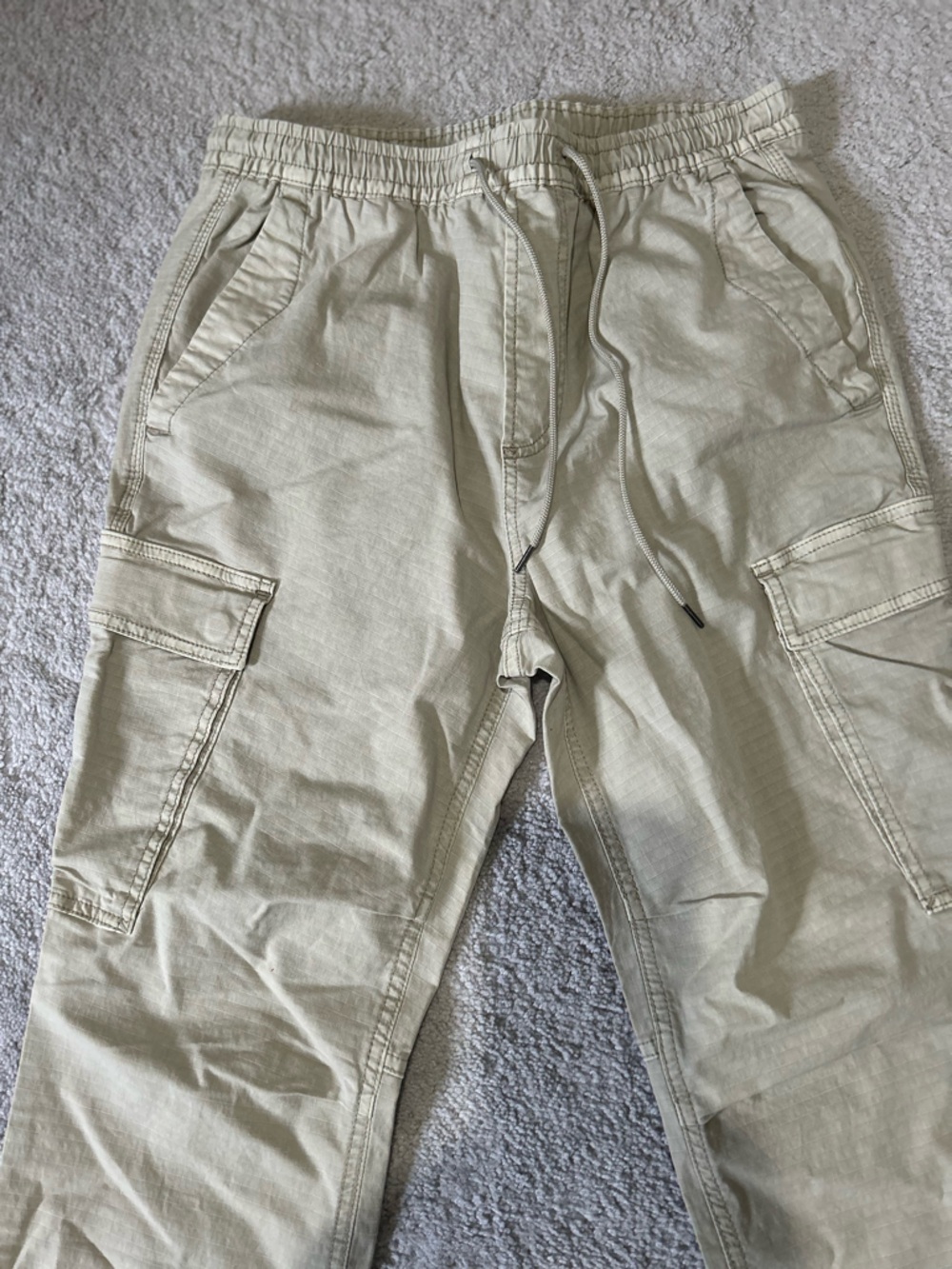 GAP Men's Cargo Pants in Light Khaki - Picture 2 of 7